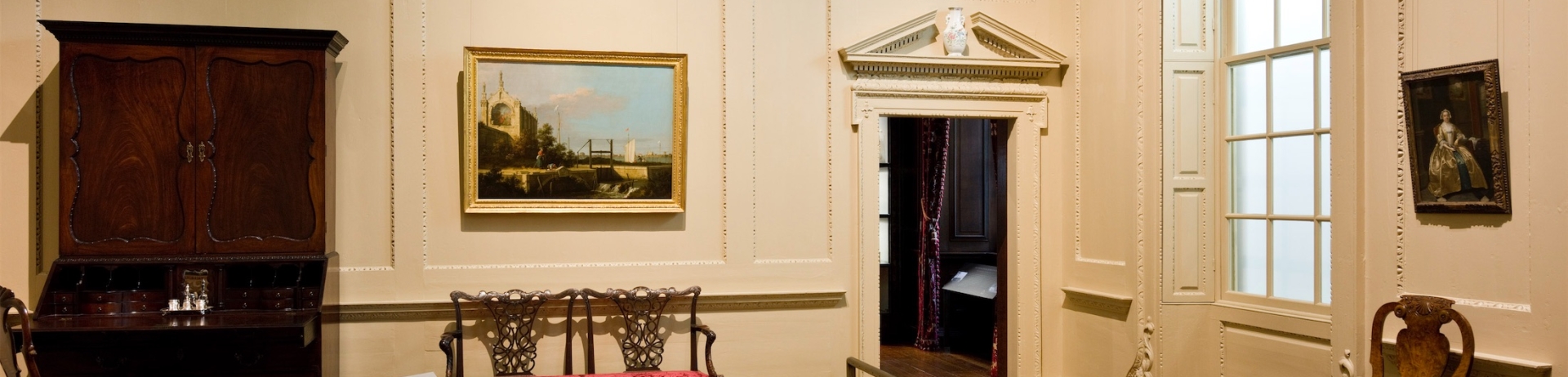 art displays with barriers